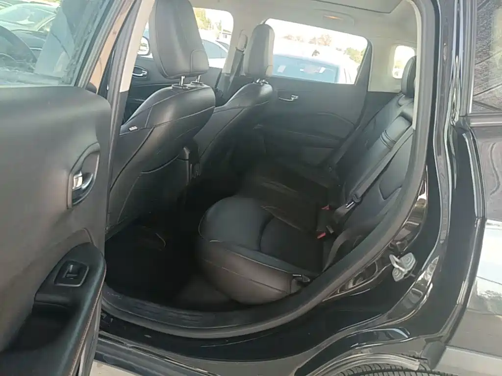 Compass 2017 200T Automatic Home Edition купить на сайте DeffCars
