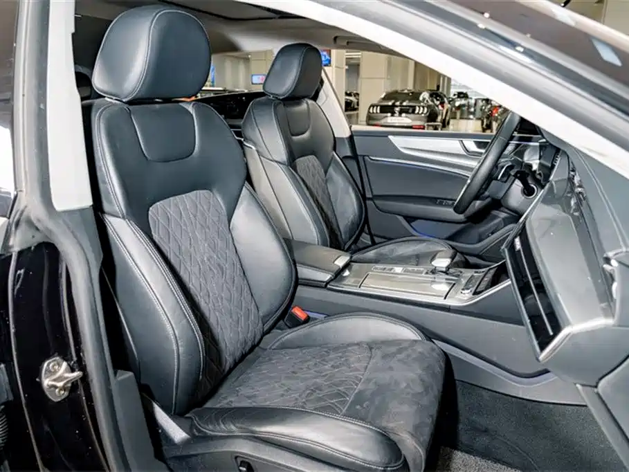 Audi A7L 2024 45TFSI quattro S-line vision type liquid crystal package купить на сайте DeffCars