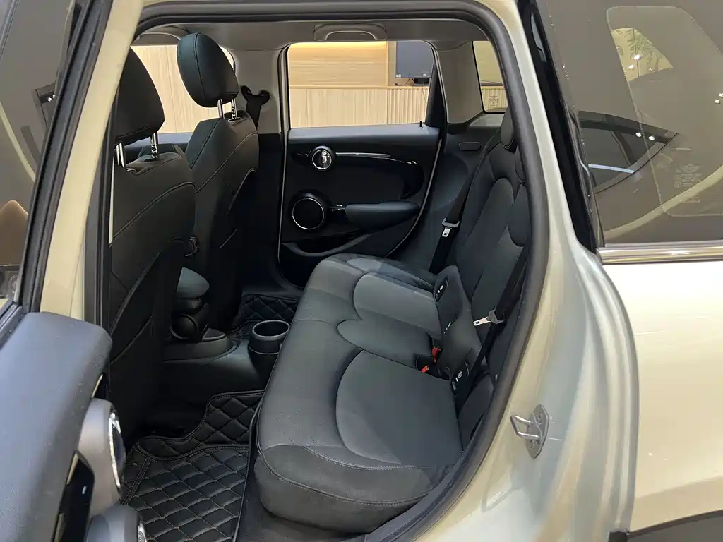 MINI 2019 1.5T COOPER Artist Five-Door Edition купить на сайте DeffCars
