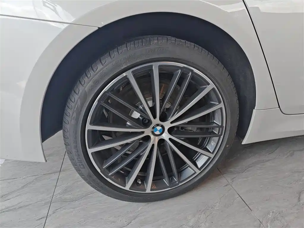 BMW 5 Series 2023 facelift 530Li leading M sports package купить на сайте DeffCars