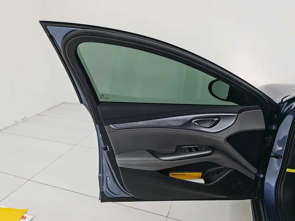 Seal 2024 Honor Edition DM-i 1.5L 121km Luxury Model купить на сайте DeffCars