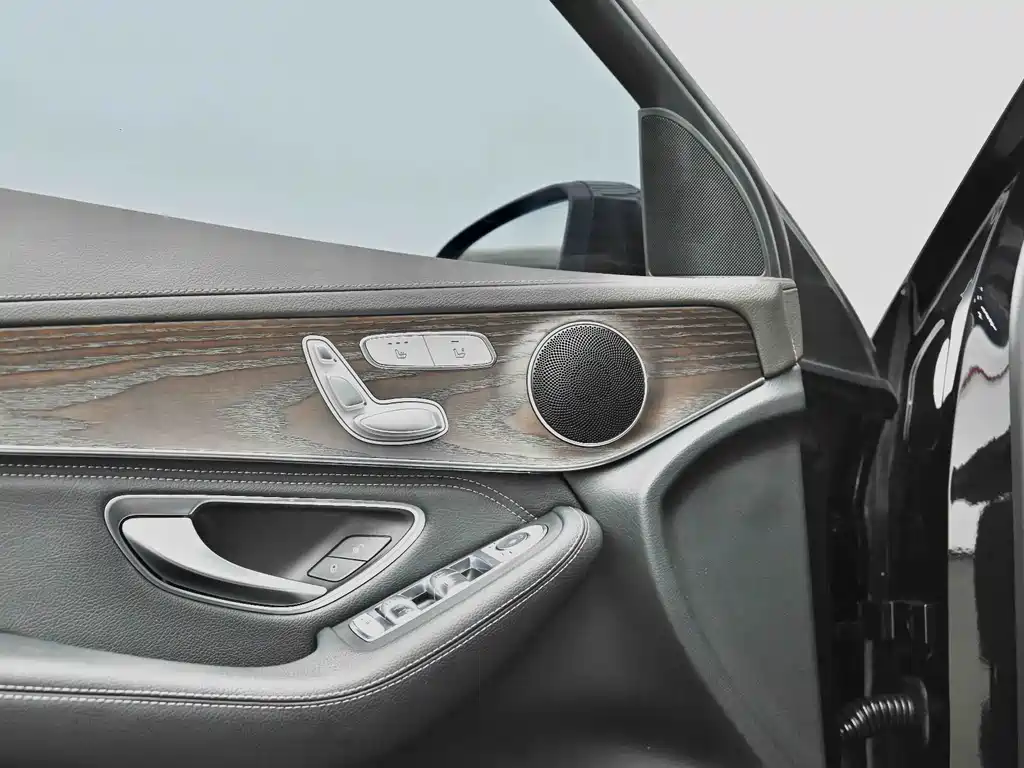 Mercedes-Benz GLC 2020 facelift GLC 260 L 4MATIC luxury model купить на сайте DeffCars