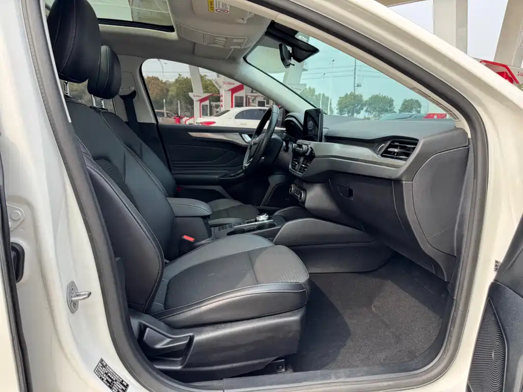 Focus 2020 Sedan EcoBoost 180 Automatic NeochaEDGE купить на сайте DeffCars