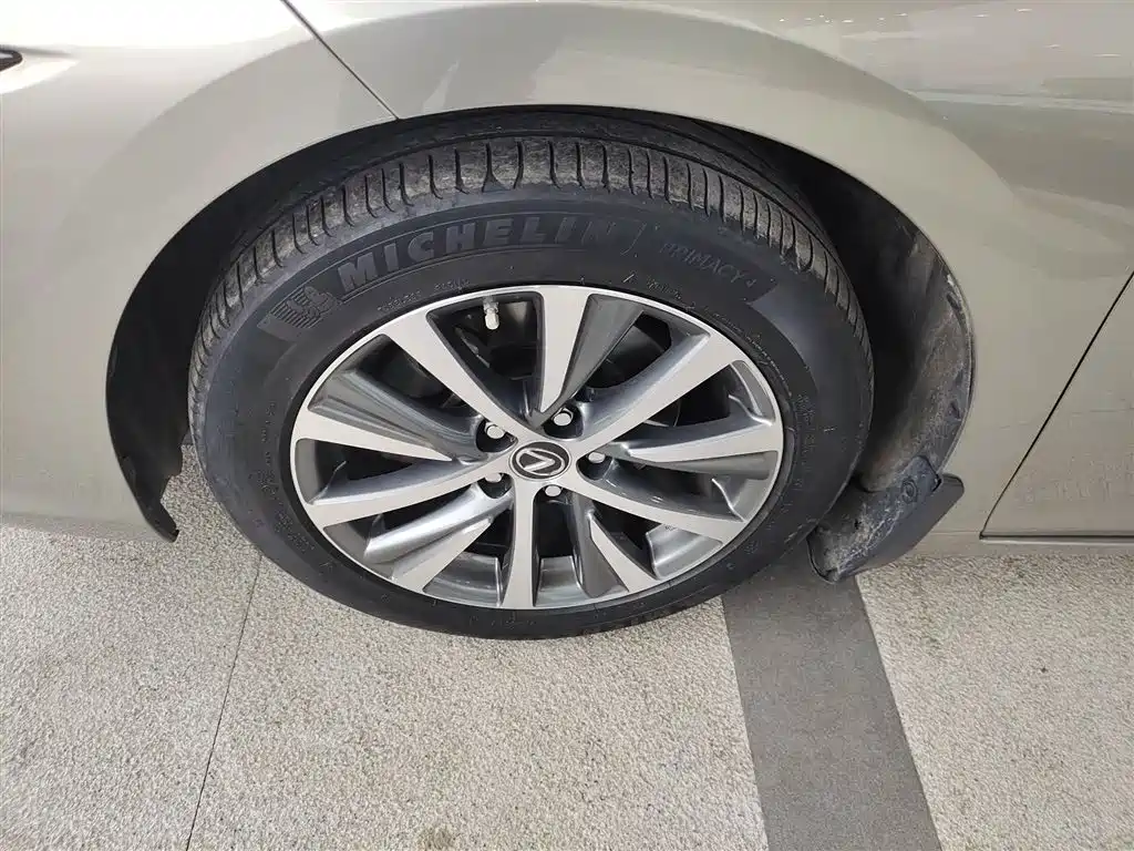 Lexus ES 2018 260 Excellence Edition National V купить на сайте DeffCars