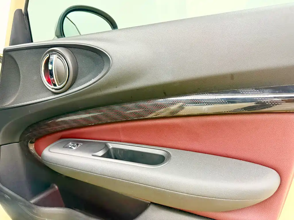 MINI CLUBMAN 2016 facelift 1.5T COOPER Connoisseur’s Edition купить на сайте DeffCars