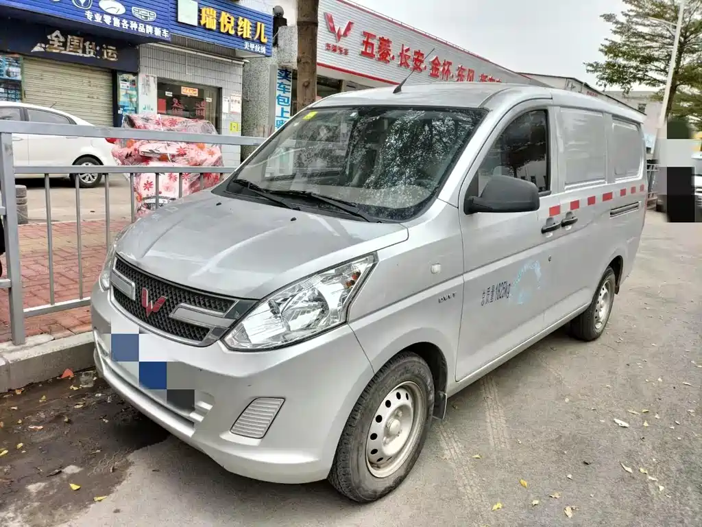Wuling Rongguang V 2018 1.5L standard model купить на сайте DeffCars