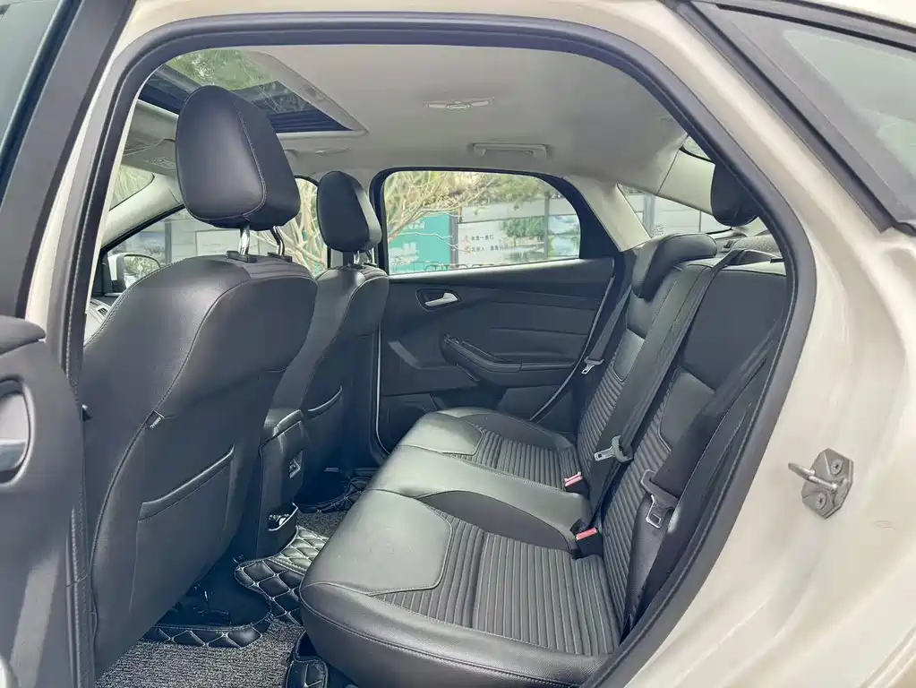 Focus 2018 sedan classic 1.6L automatic stylish smart mobility version купить на сайте DeffCars