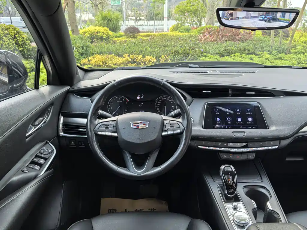 Cadillac XT4 2020 28T two-wheel drive leading model купить на сайте DeffCars