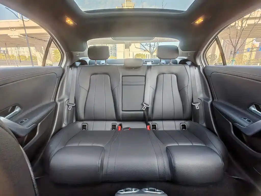 Mercedes-Benz A-Class 2021 A 200 L Sports Sedan Dynamic Type купить на сайте DeffCars