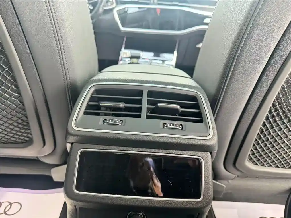 Audi A7 2023 45 TFSI Premium Selection купить на сайте DeffCars