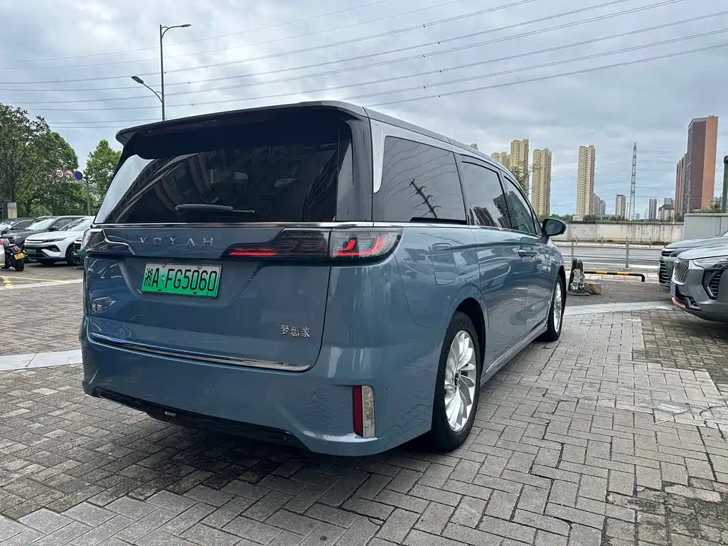 Lantu Dreamer 2022 Low Carbon Version Want + Smart Driving Package купить на сайте DeffCars