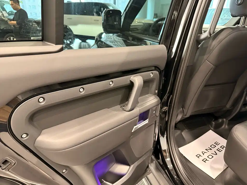 Land Rover Defender 2025 110 3.0T P400 X-Dynamic SE купить на сайте DeffCars