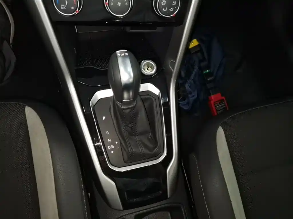 T-ROC 2020 230TSI DSG two-wheel drive aggressive model купить на сайте DeffCars