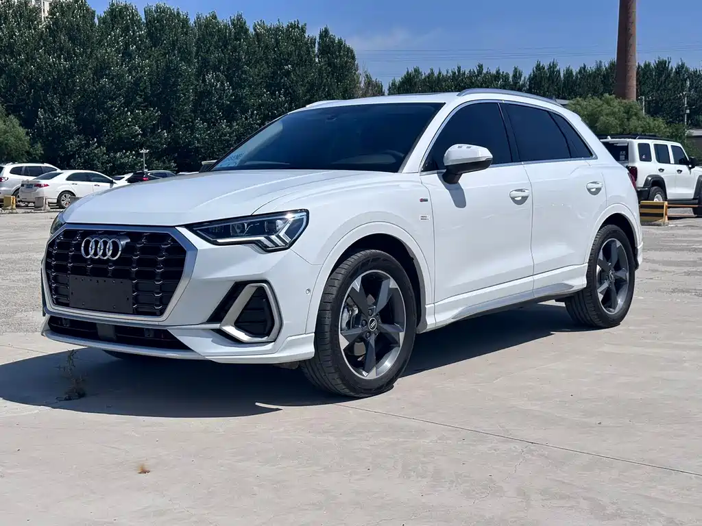Audi Q3 2022 35 TFSI Fashionable and Dynamic купить на сайте DeffCars