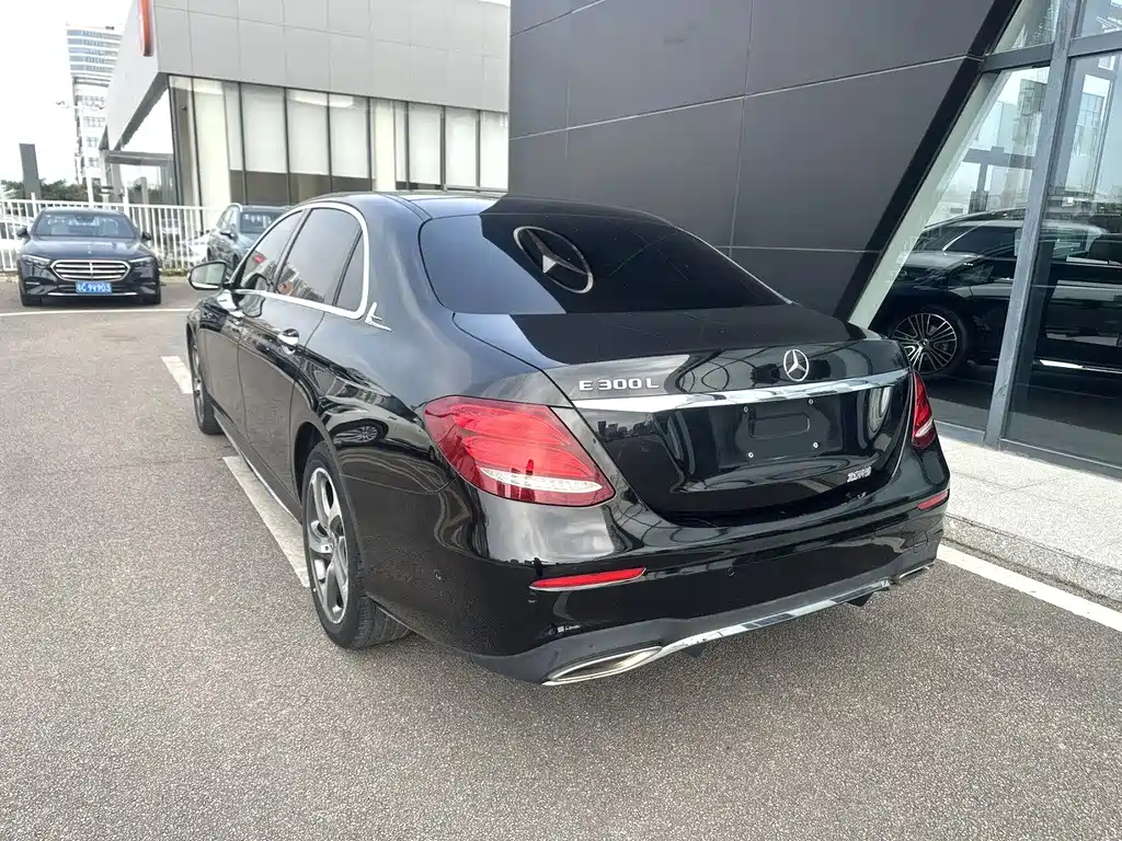 Mercedes-Benz E-Class 2018 E 300 L Sporty and Stylish купить на сайте DeffCars
