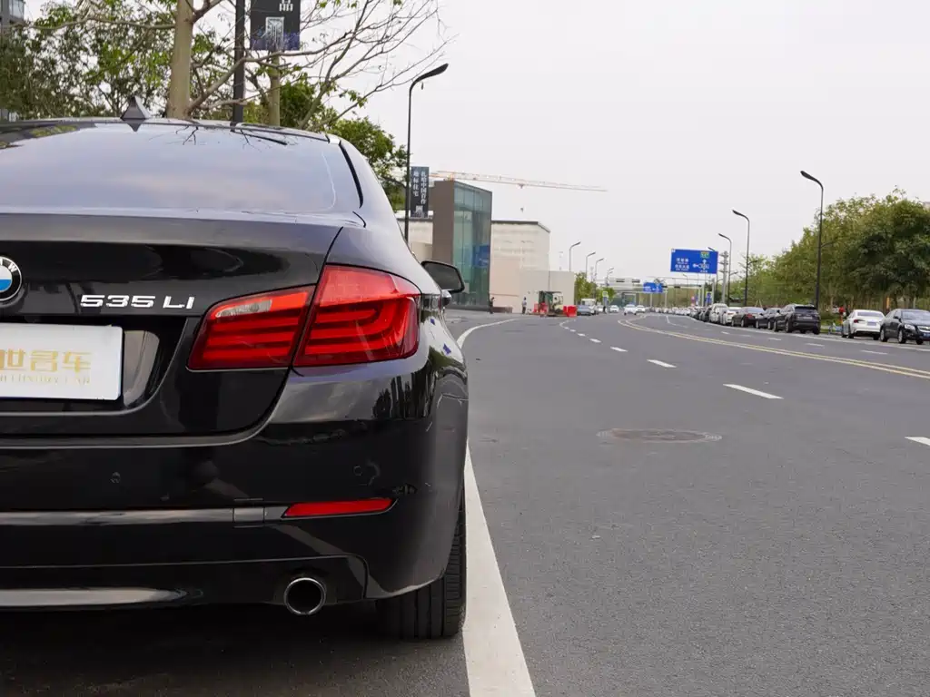 BMW 5 Series 2011 535Li Luxury купить на сайте DeffCars