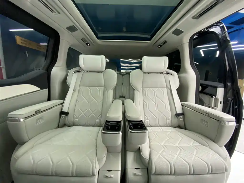 Volvo EM90 2025 Ultra six-seater купить на сайте DeffCars