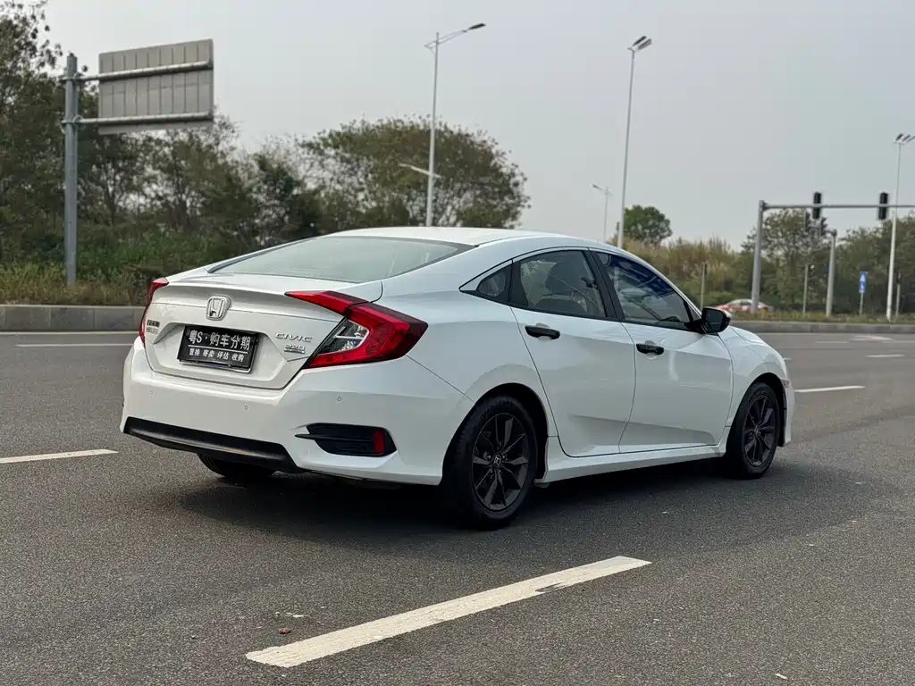 Civic 2019 220TURBO CVT Dynamic Edition National V купить на сайте DeffCars
