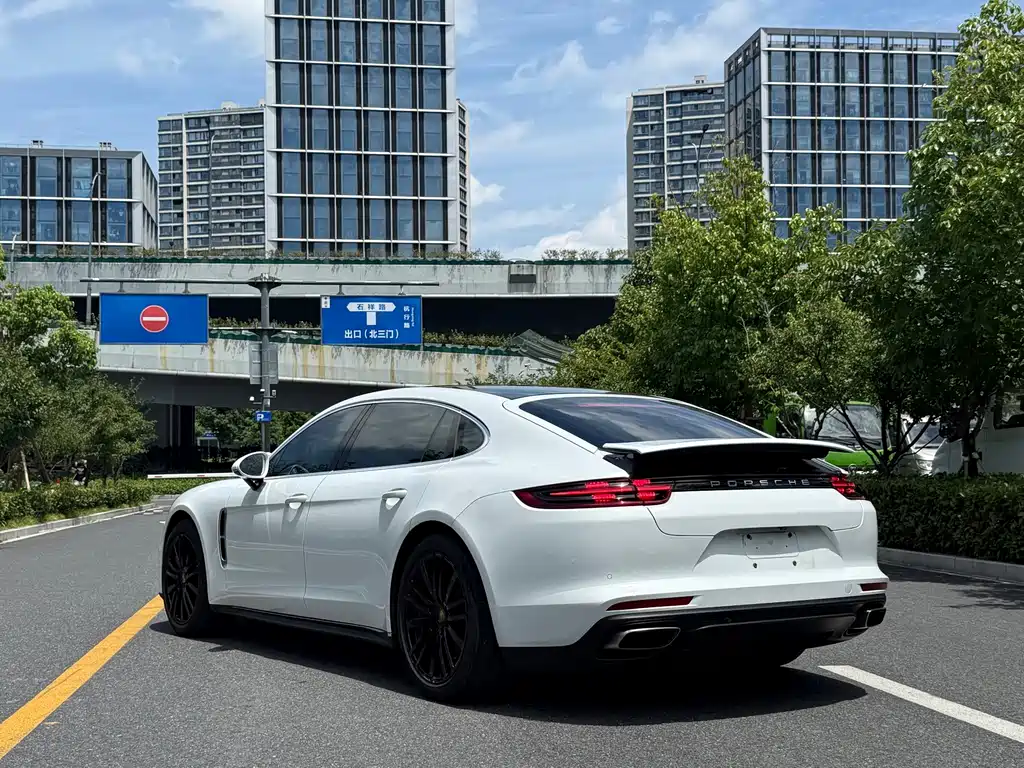 Panamera 2017 Panamera 4 Executive Extended Edition 3.0T купить на сайте DeffCars