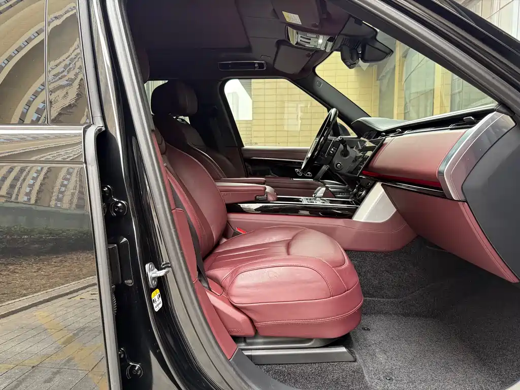 Range Rover 2023 3.0 L6 400PS Model Extended Edition купить на сайте DeffCars