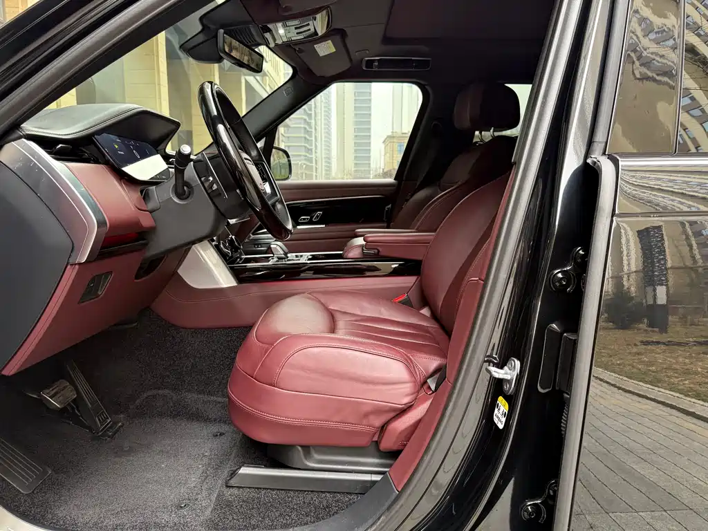 Range Rover 2023 3.0 L6 400PS Model Extended Edition купить на сайте DeffCars