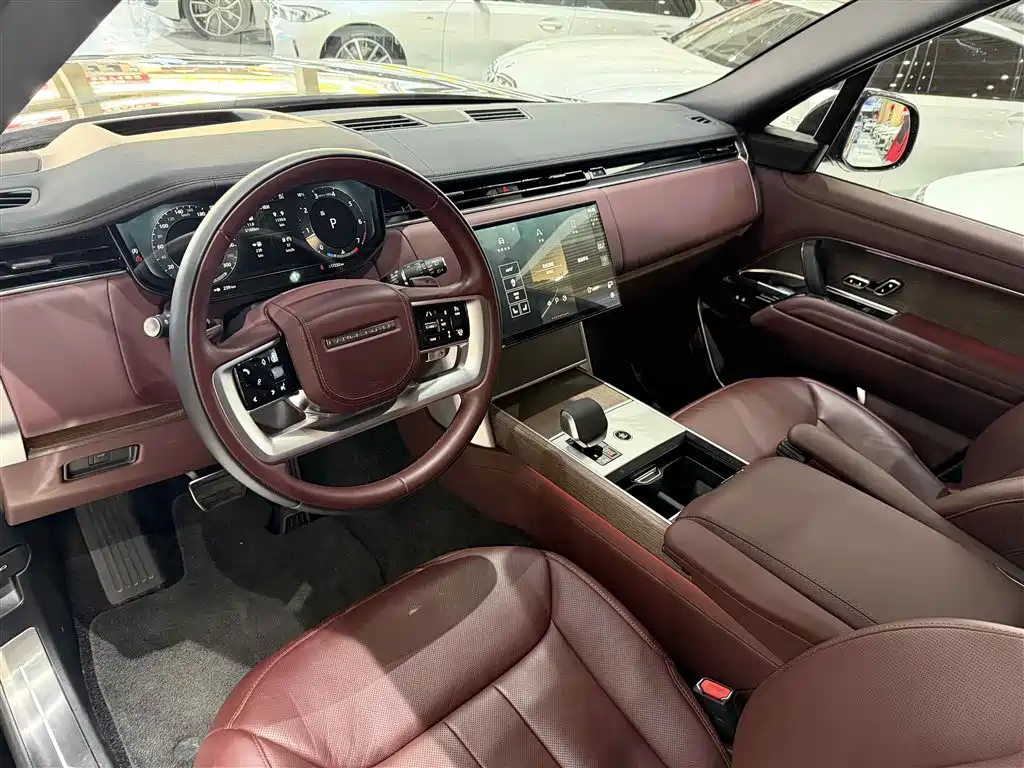 Range Rover 2025 3.0 L6 400PS Genesis Extended Edition купить на сайте DeffCars