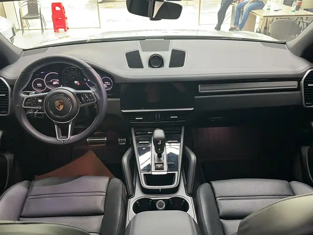 Cayenne 2023 Cayenne S 2.9T Platinum Edition купить на сайте DeffCars