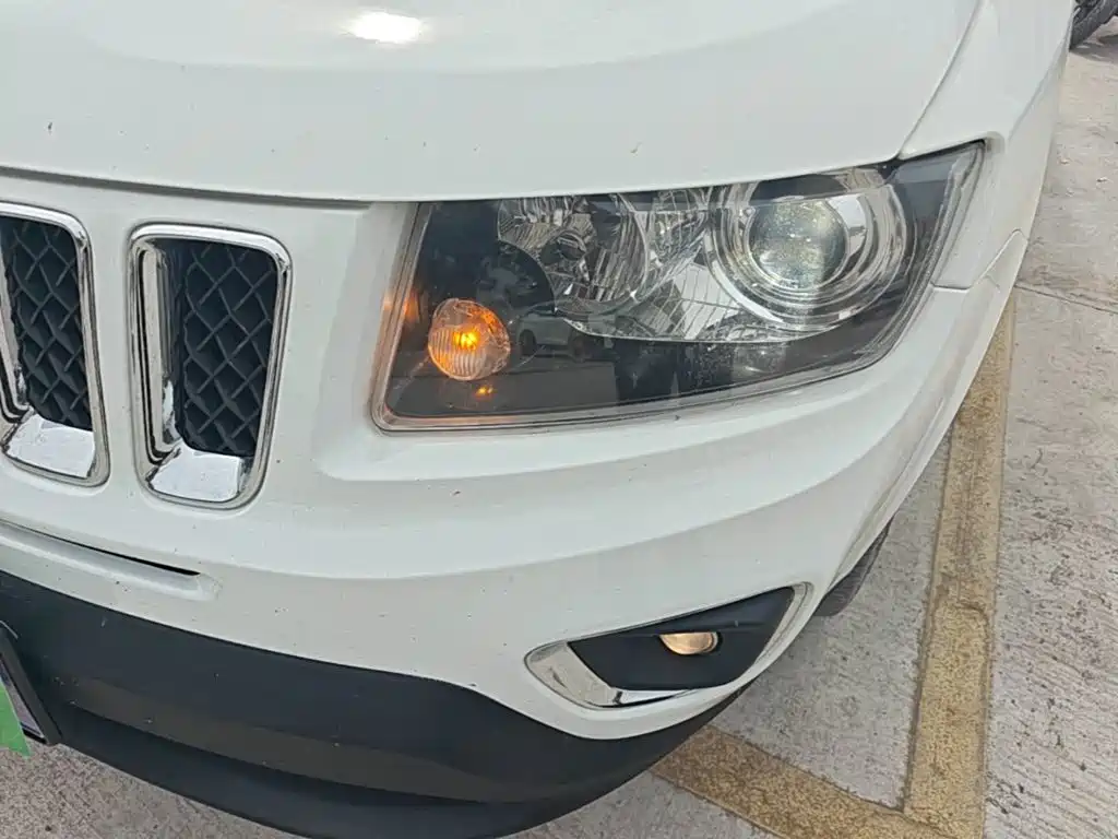 Compass imported 2014 facelift 2.4L four-wheel drive comfort version купить на сайте DeffCars