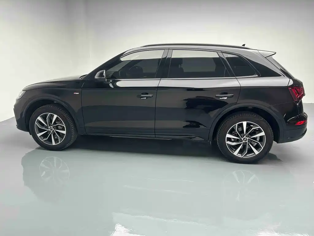 Audi Q5L 2023 40T luxury and dynamic model купить на сайте DeffCars
