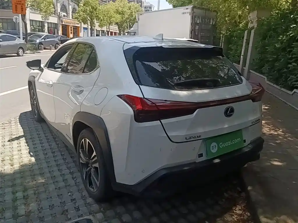 Lexus UX 2020 260h Discovery Edition купить на сайте DeffCars