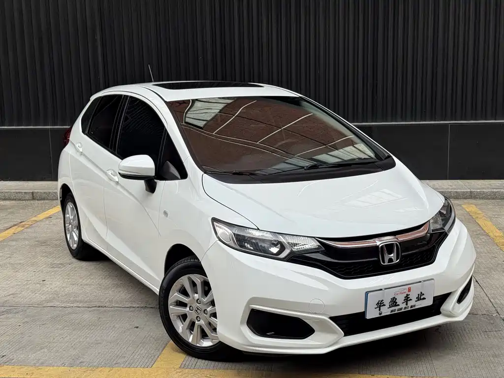 Fit 2018 1.5L CVT Comfort Sunroof Edition купить на сайте DeffCars