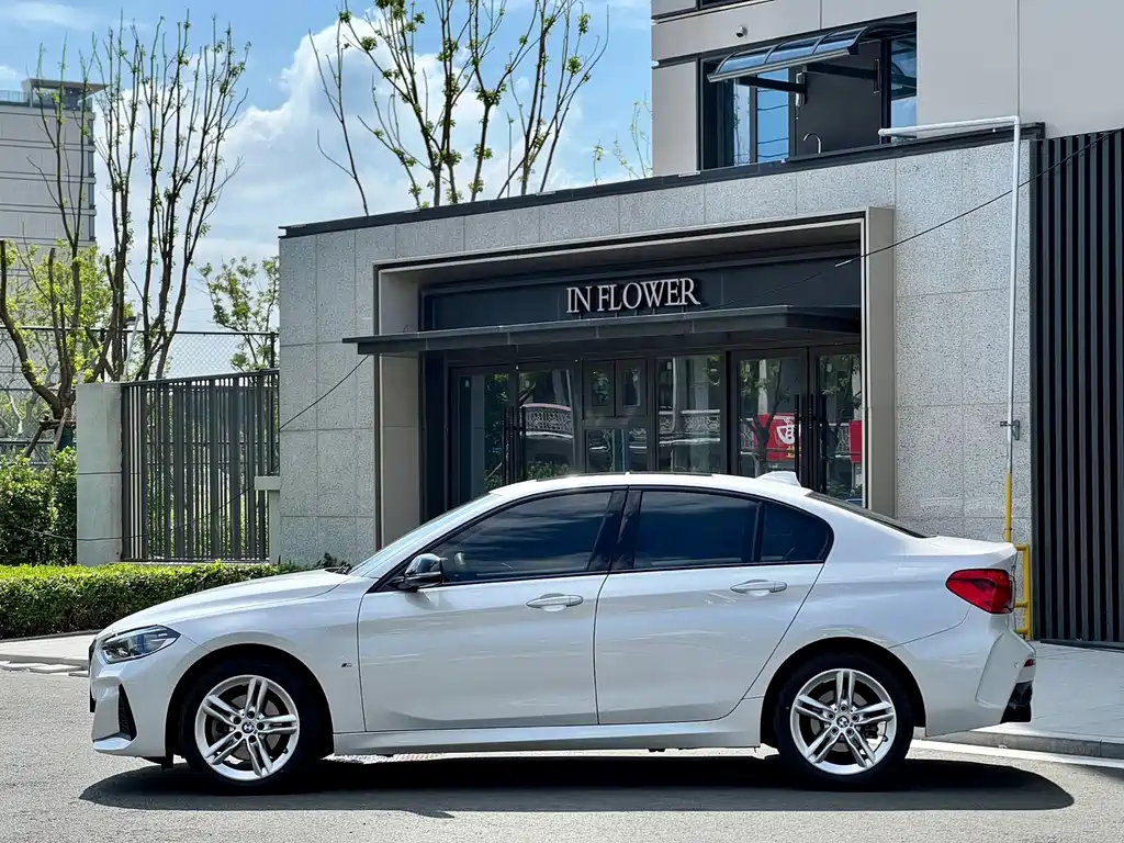BMW 1 Series 2021 120i M Sports Night Edition купить на сайте DeffCars