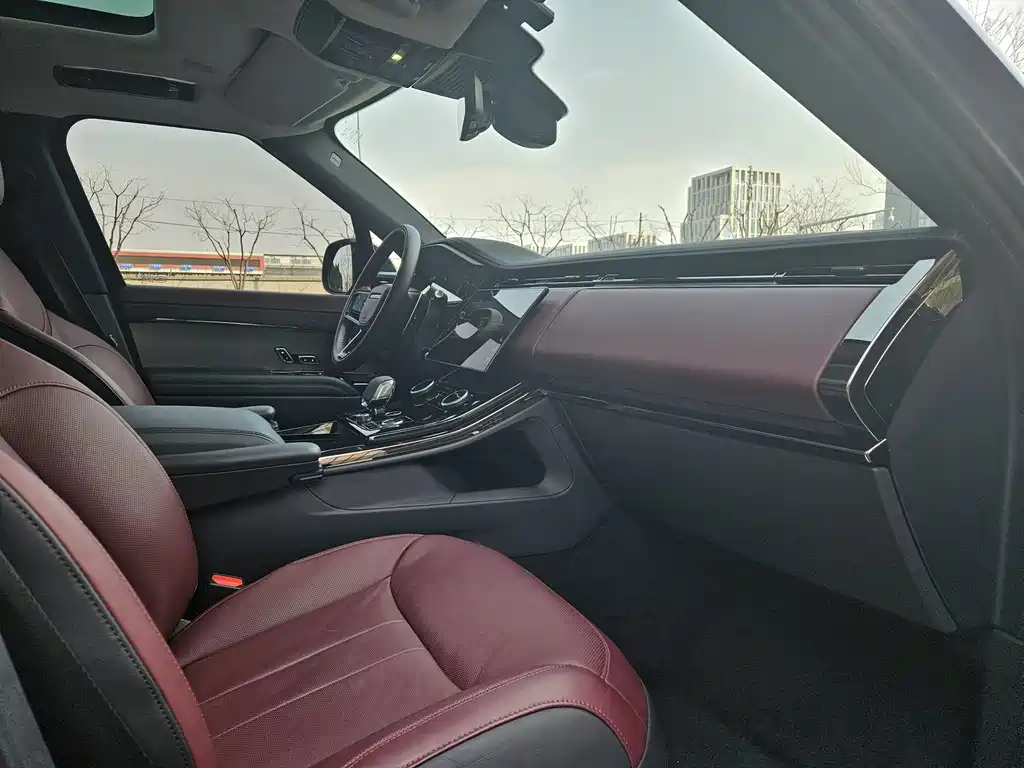 Range Rover Sport 2023 400PS Dynamic SE купить на сайте DeffCars