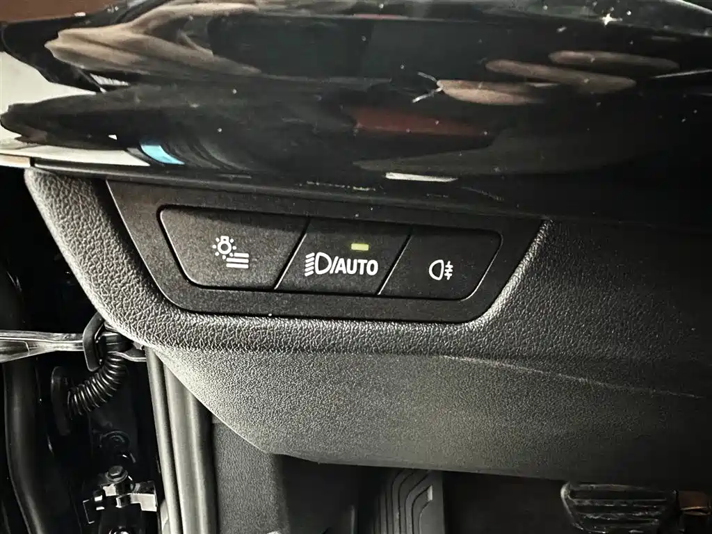 BMW X1 2023 sDrive20Li X Design Package купить на сайте DeffCars