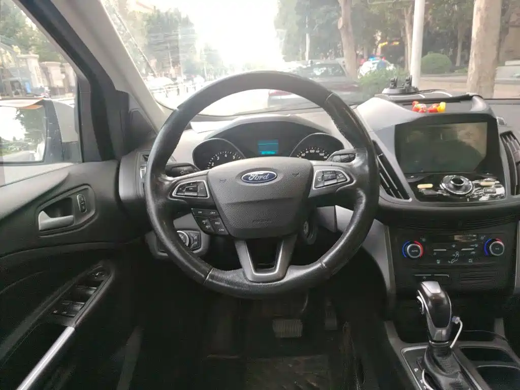 Escape 2018 EcoBoost 180 two-wheel drive platinum airfoil купить на сайте DeffCars