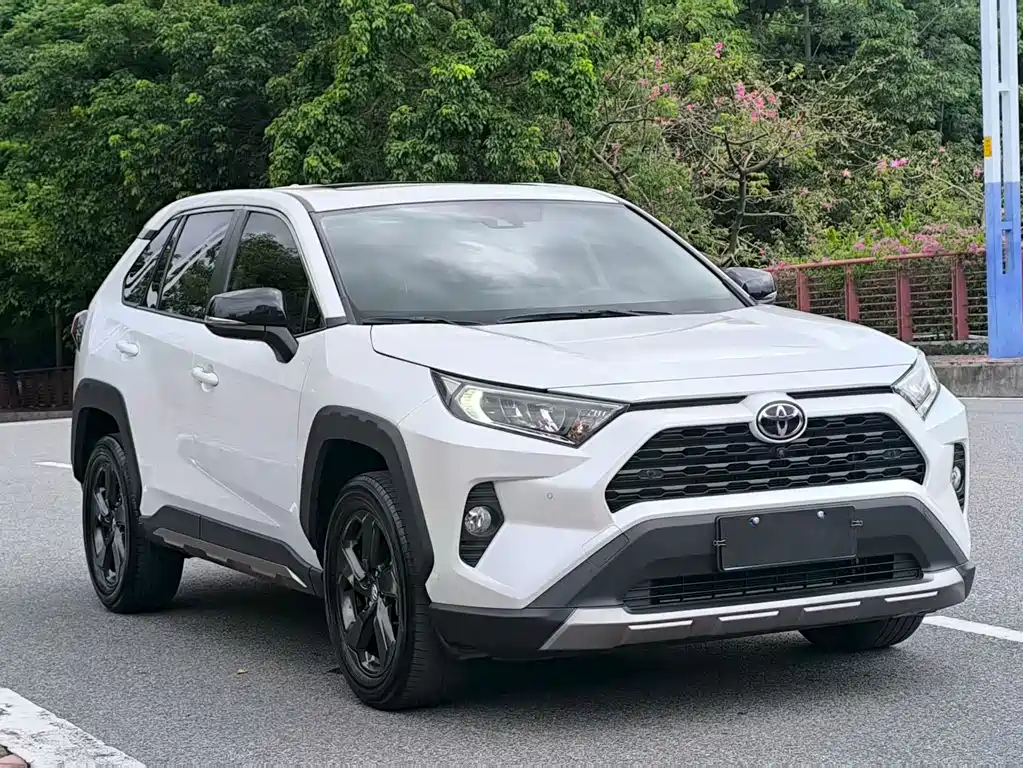 RAV4 Rongfang 2022 2.0L CVT four-wheel drive fashion Plus version купить на сайте DeffCars