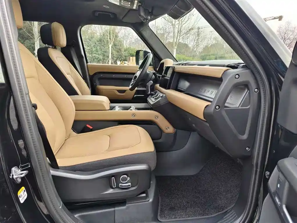 Land Rover Defender 2025 130 3.0T P400 seven-seat luxury version купить на сайте DeffCars