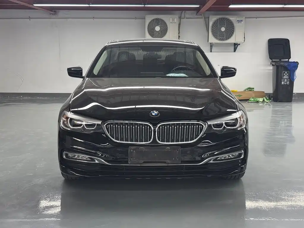 BMW 5 Series 2018 525Li Luxury Package купить на сайте DeffCars