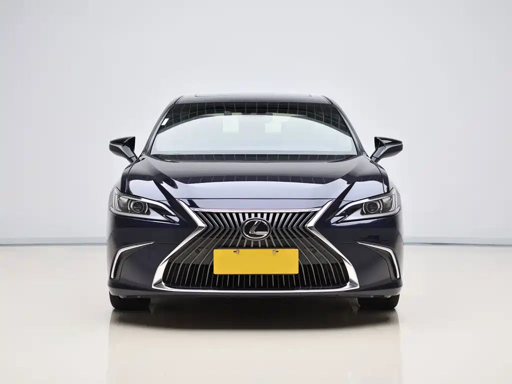 Lexus ES 2020 200 Deluxe Edition купить на сайте DeffCars