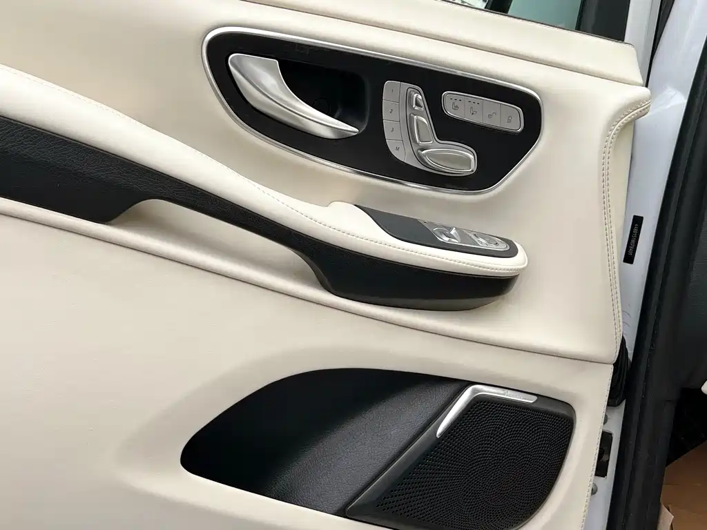 Mercedes-Benz V-Class 2018 V 260 L Premium Extended Edition National VI купить на сайте DeffCars