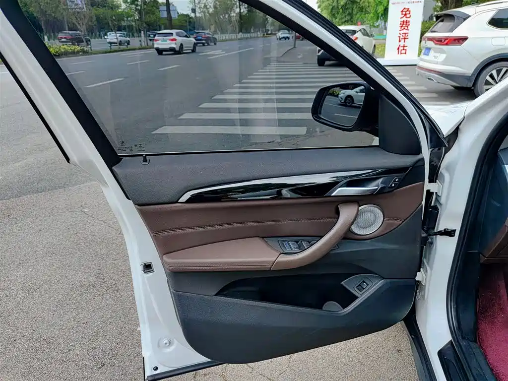 BMW X1 2021 facelift sDrive25Li leading model купить на сайте DeffCars
