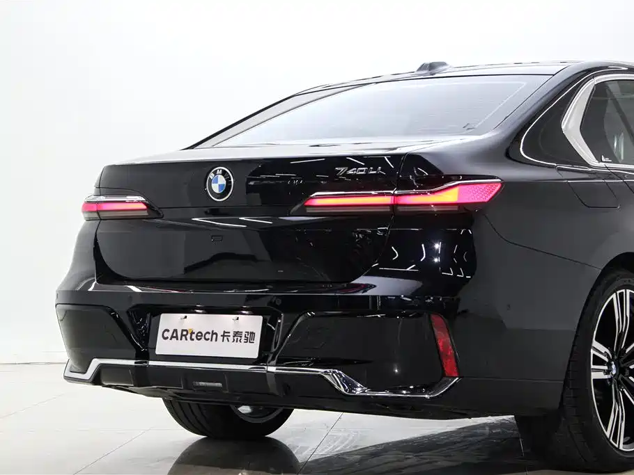 BMW 7 Series 2023 740Li Leading M Sports Package купить на сайте DeffCars