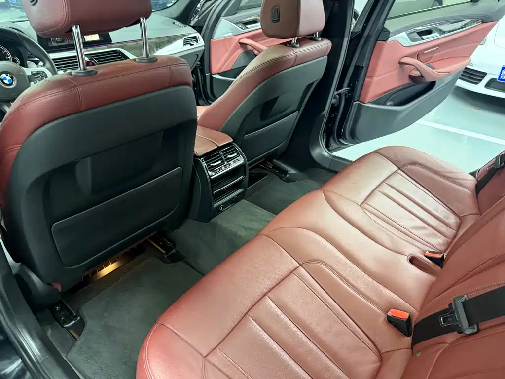 BMW 5 Series 2018 530Li Leading M Sports Package купить на сайте DeffCars