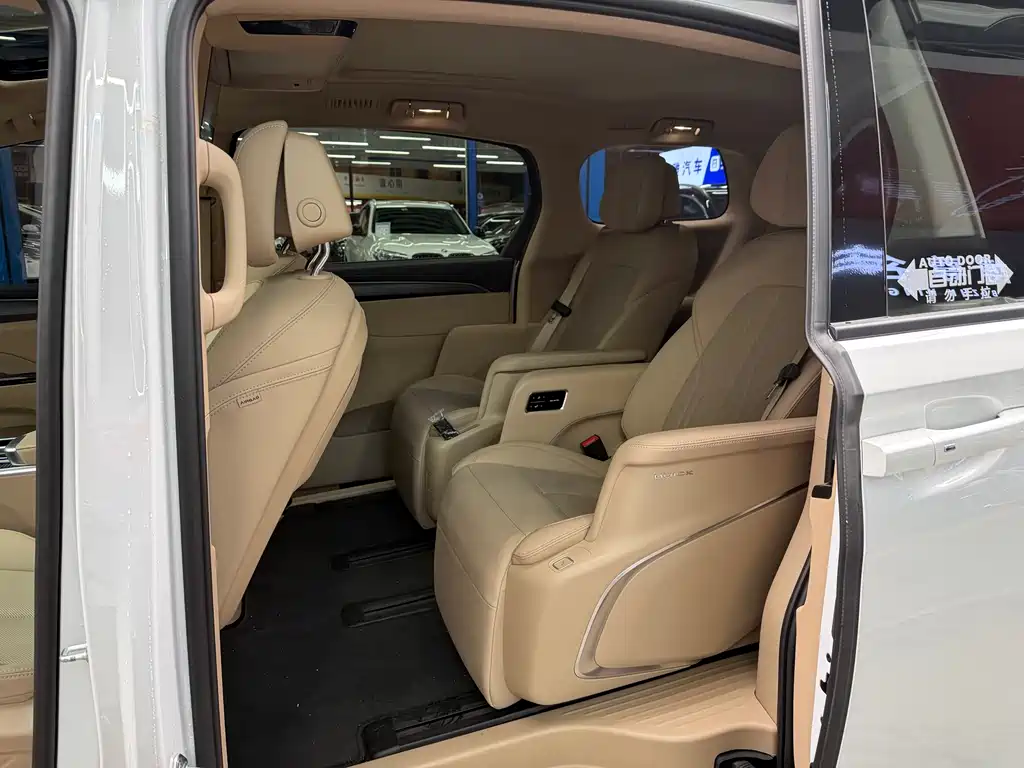 Buick GL8 New Energy 2025 Lu Shang Exclusive Edition 7 Seats купить на сайте DeffCars
