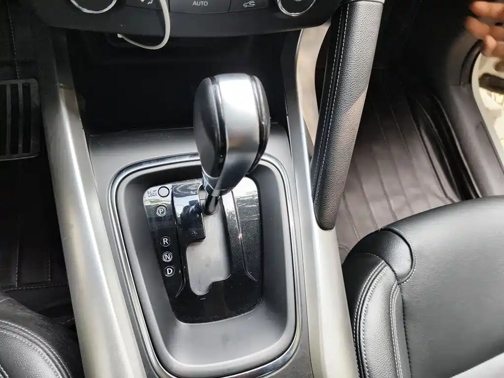 Kadjar (Korega) 2017 2.0L 2WD Deluxe Edition купить на сайте DeffCars