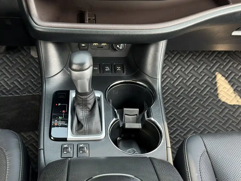 Highlander 2021 2.0T four-wheel drive luxury version 7 seats купить на сайте DeffCars