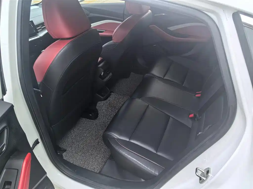 MG5 2021 300TGI DCT Green Luxury Flagship Edition купить на сайте DeffCars