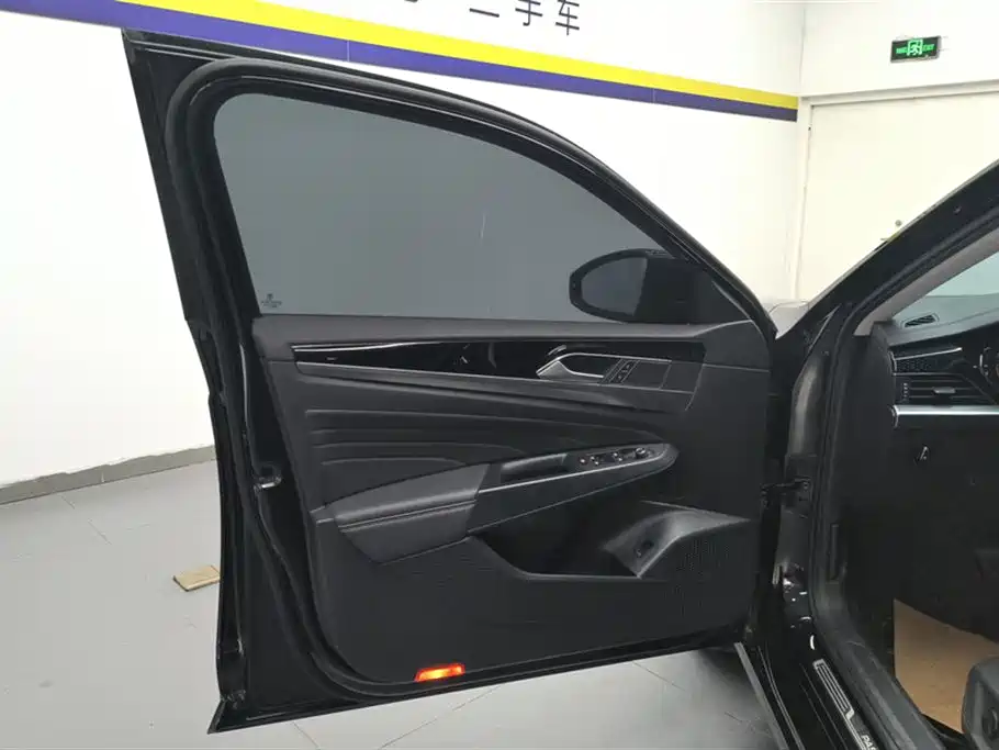 Passat 2023 facelift 330TSI Star Elite Edition купить на сайте DeffCars