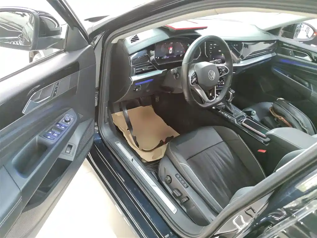 Passat 2022 330TSI Deluxe Edition купить на сайте DeffCars