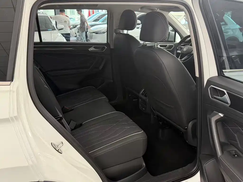 Tiguan L 2023 280TSI automatic two-wheel drive Chaochuang limited edition купить на сайте DeffCars